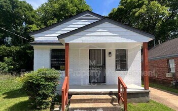 Building Photo - 2402 Shasta Ave