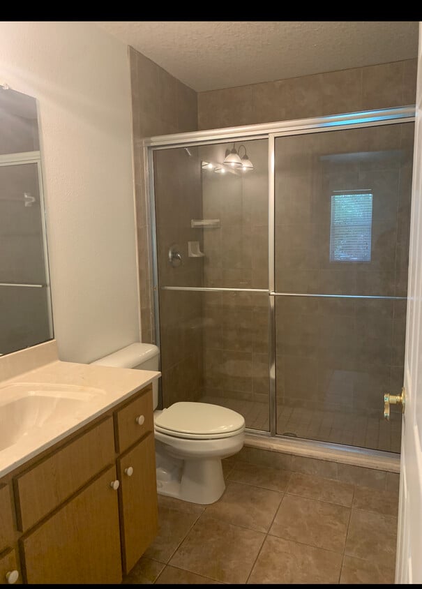 Master bath - 7406 Canterbury St