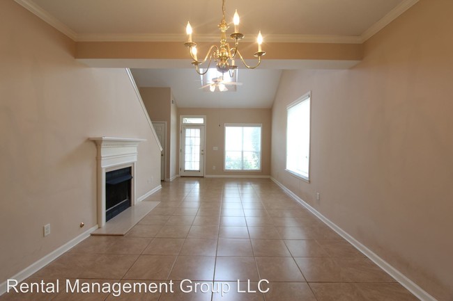 Building Photo - 3 br, 2.5 bath House - 1561 Savannah Park