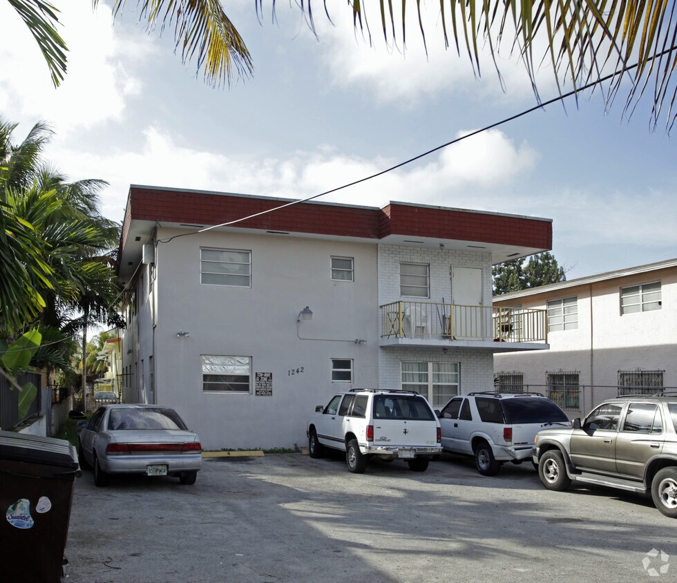 Foto del edificio - 1242 SW 4th St