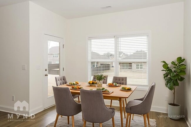 Building Photo - 150 Rose Vly Dr