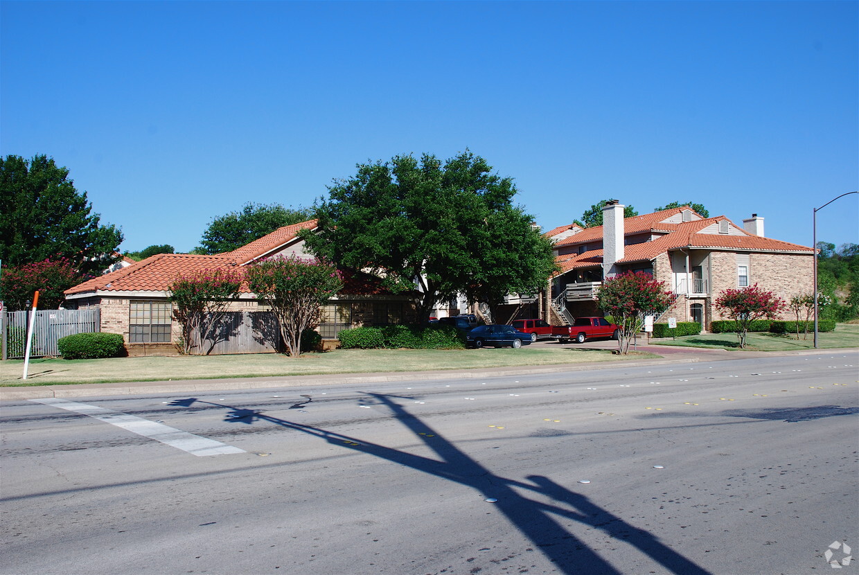 Primary Photo - Woodhaven Crossroads Apartments