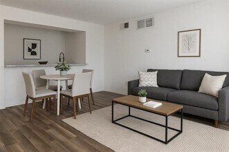 Building Photo - 9813 Walnut St