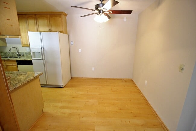 Building Photo - 6780 Friars Rd