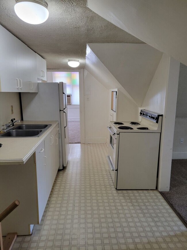Building Photo - 252 Colorado Street, Apt. 4
