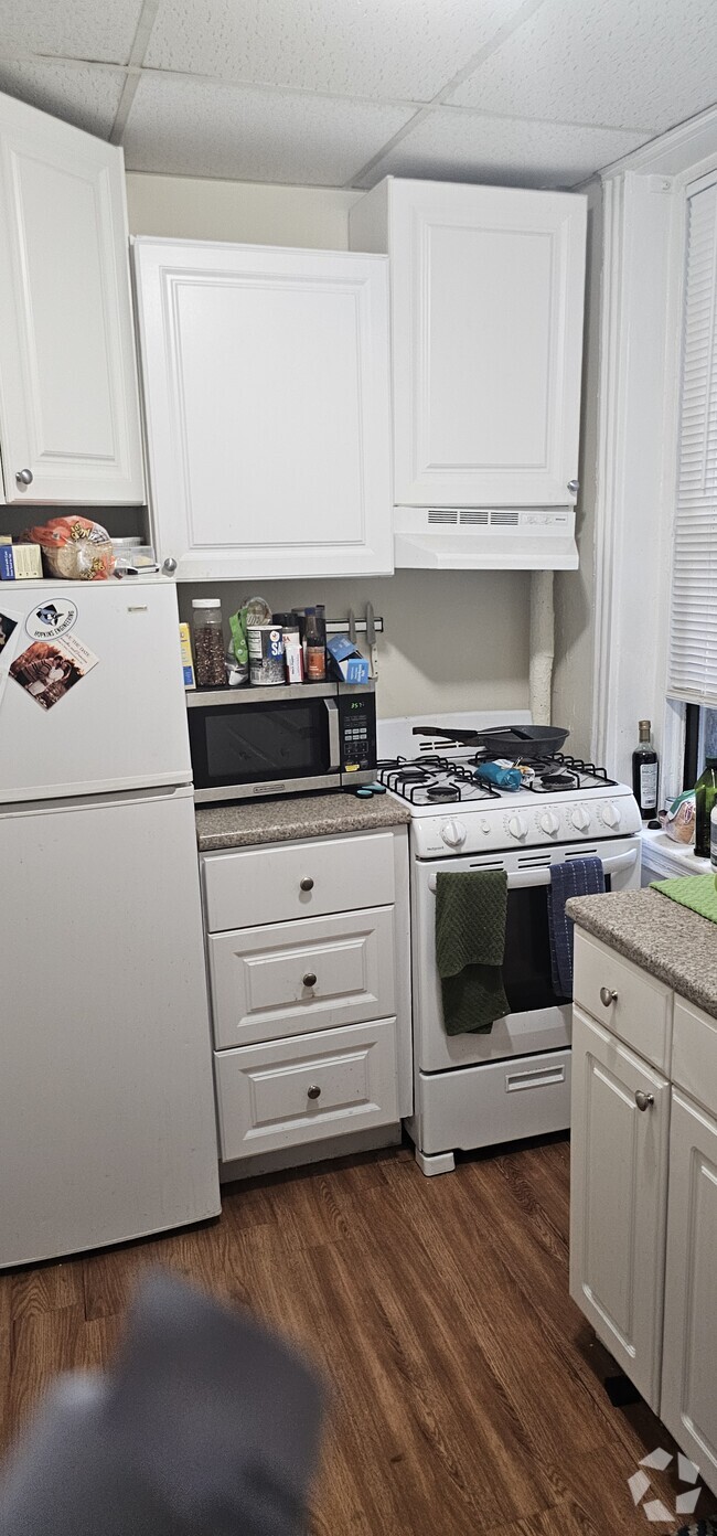Building Photo - 378 Riverway