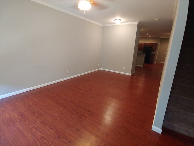 Foto del edificio - 4952 West St