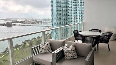 Building Photo - 2020 N Bayshore Dr