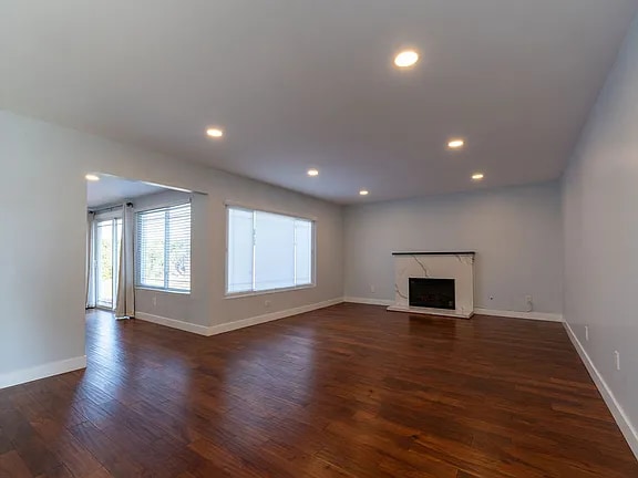 Photo - 19343 McLaren Ln (Huntington Beach, CA)