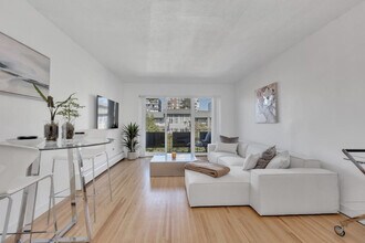 Building Photo - 1550 W 11th Ave