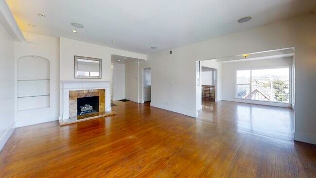Building Photo - 2665 Leavenworth St