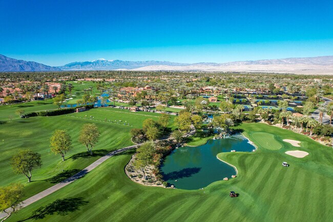 Foto del edificio - 701 Indian Ridge Dr