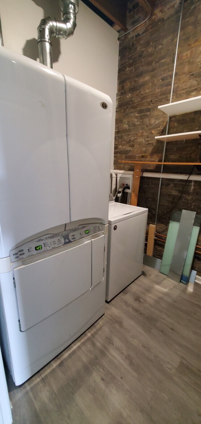 Foto del edificio - 3411 W North Ave