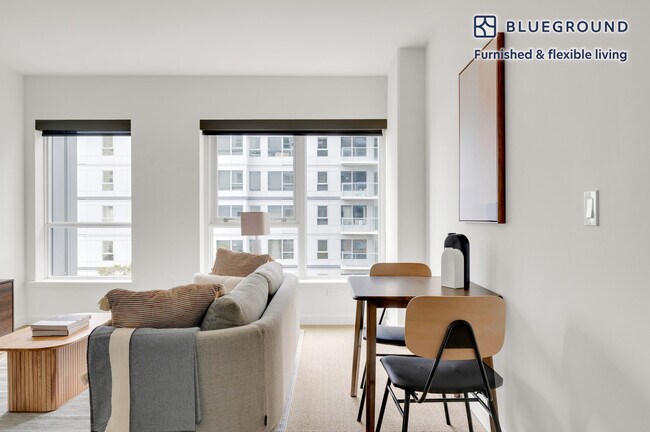 Foto del edificio - 10301 NE 10th St