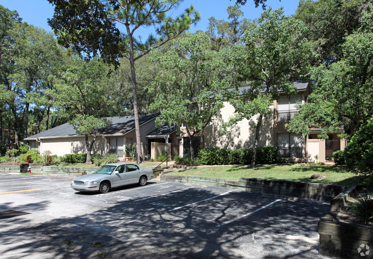 Foto del edificio - Village Townhomes