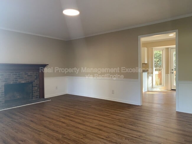 Foto del edificio - 4437 Whisperwood Dr
