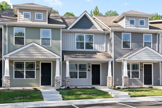 Building Photo - 2 Bedroom Condo For Rent Near Madison Street!