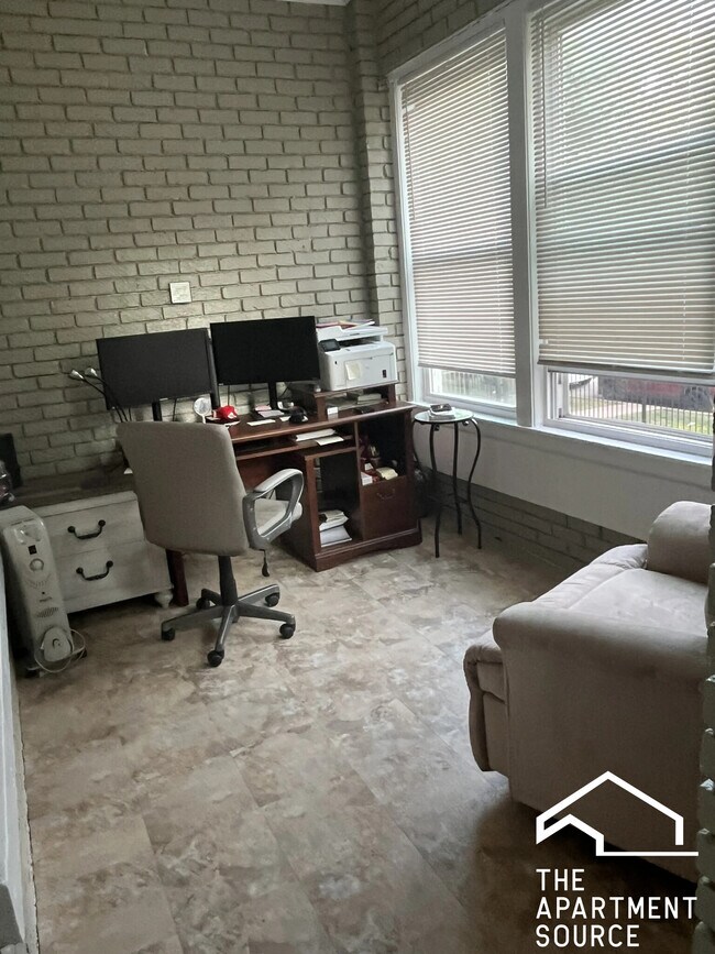 Foto del edificio - 1542 W Birchwood Ave