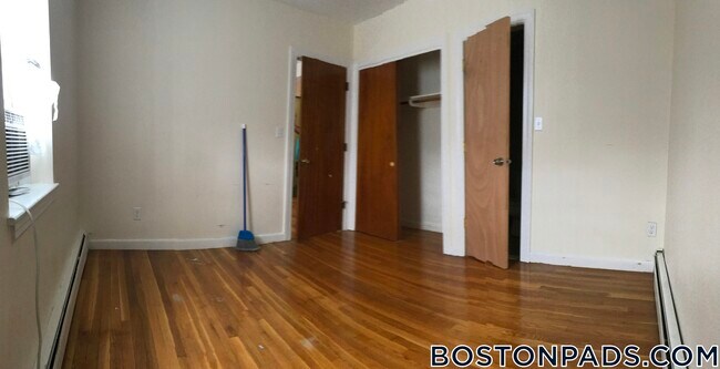 Foto del edificio - 180 N Beacon St