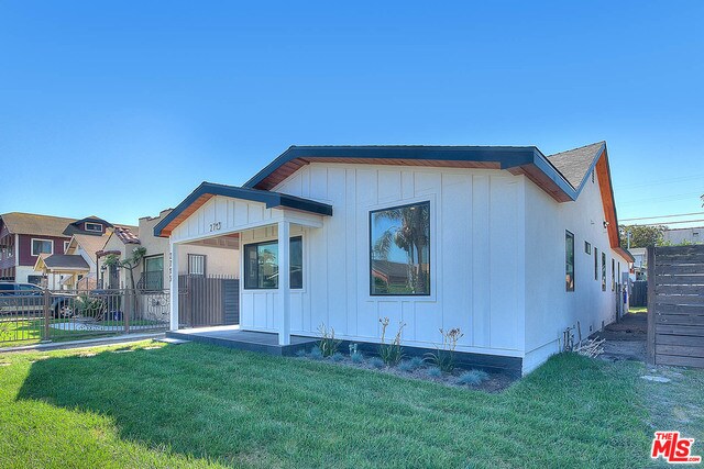 Building Photo - 2713 S Harcourt Ave