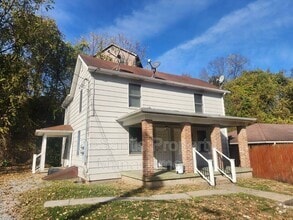 Building Photo - 168 Center Ave