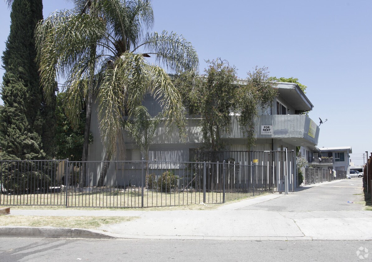 Primary Photo - 6018 Hazelhurst Pl