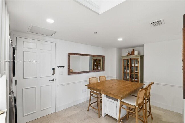 Foto del edificio - 350 S Miami Ave