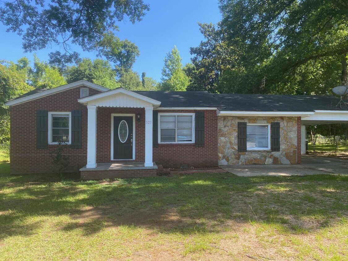 Primary Photo - 523 E 5th Ave