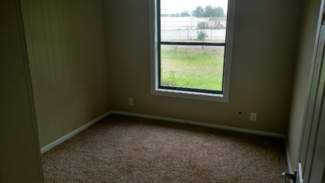 Building Photo - 813 New Natchitoches Rd