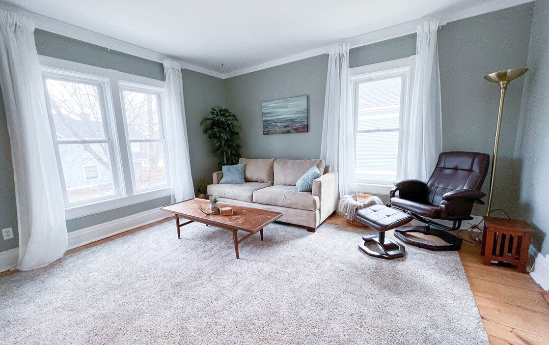 Living Room - 506 Adams St