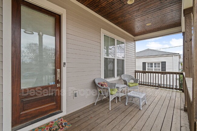 Building Photo - 980 Malquin Dr