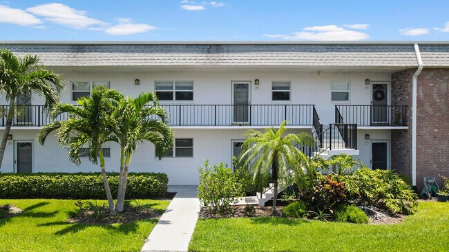 Building Photo - 1166 Bayshore Dr