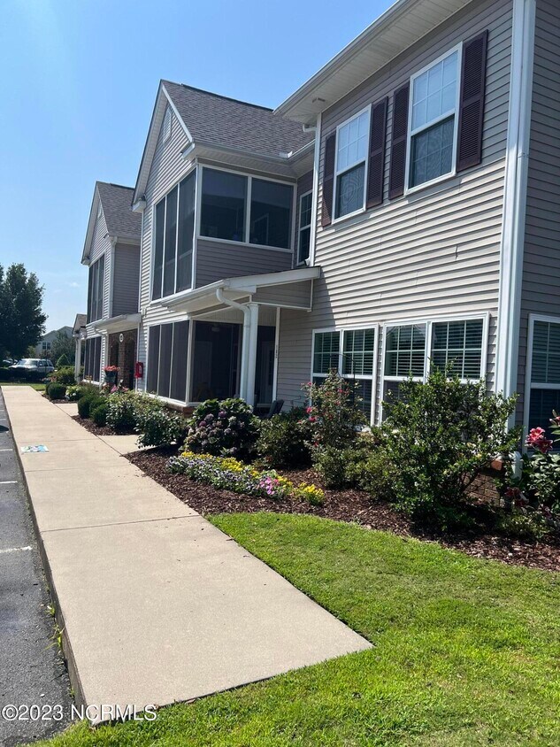 1925 Tara Ct Unit 102, Greenville, NC 27858 Condo for Rent in Greenville, NC