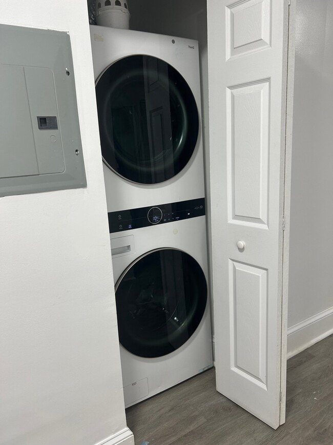 Photo - 1900 17th St SE Apartment