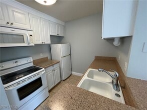 Building Photo - 185 Santa Clara Dr