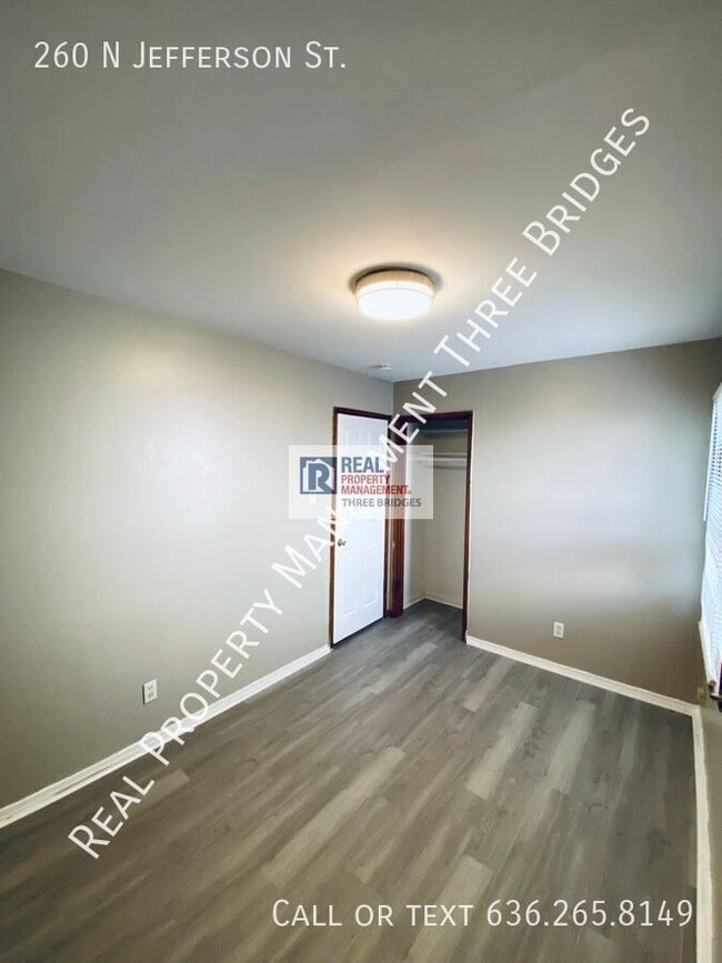 Foto del edificio - 260 N Jefferson St
