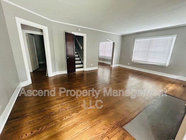 Foto del edificio - 215 S Moore Rd
