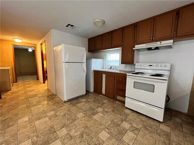 Foto del edificio - 16312 Robin Rd