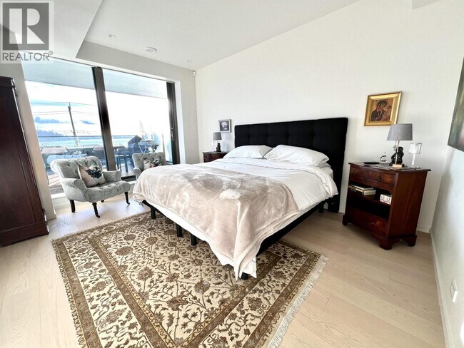 Photo du bâtiment - 1327 Bellevue Ave