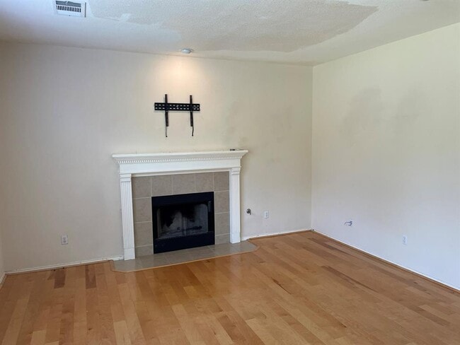 Building Photo - 11108 Los Comancheros Rd