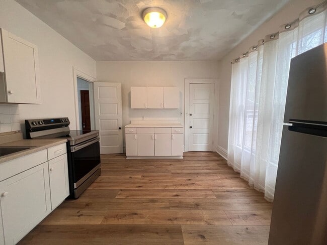 Foto del edificio - 857 Fairmount St SE