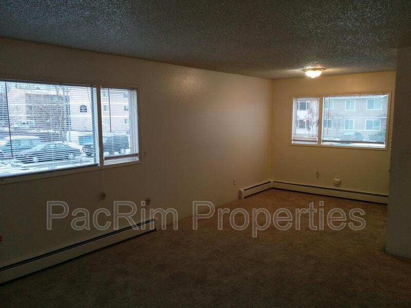 Building Photo - 3530 E 42nd Ave