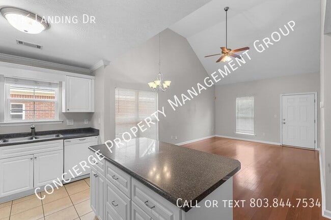 Building Photo - 806 Landing Dr