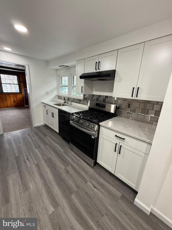 Foto del edificio - 109 N Main St