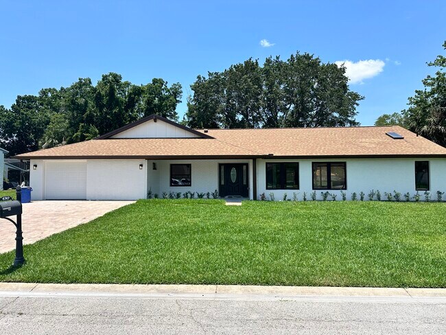 Foto del edificio - 6747 Edgeworth Dr