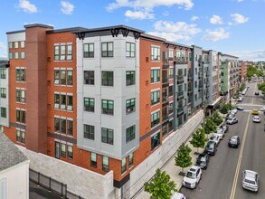 Building Photo - 260 Ave E