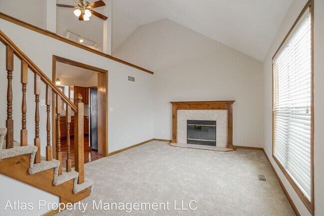 Building Photo - 3 br, 2.5 bath House - 6467 NW Valley Drive