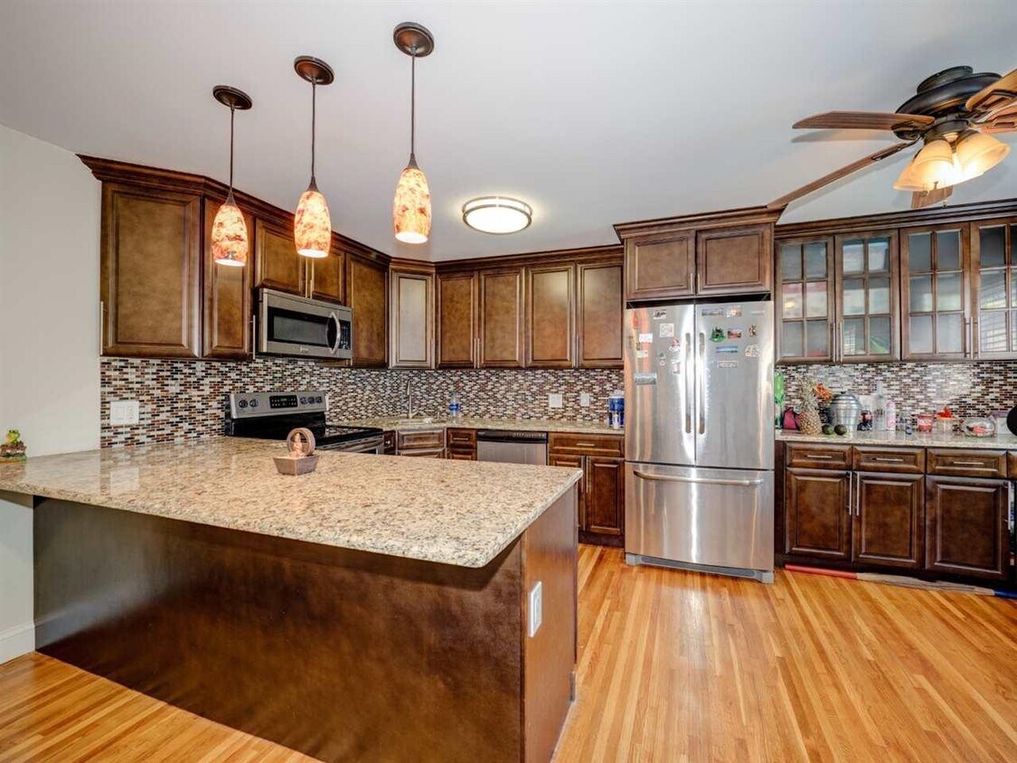 2 Radio Ave Unit A20, Secaucus, NJ 07094 Condo for Rent in Secaucus