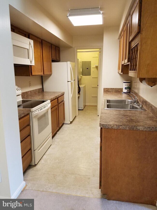 Building Photo - 6913 Sandra Marie Cir