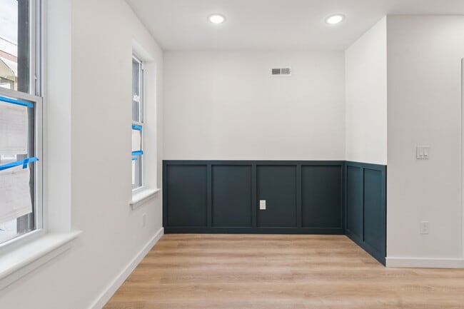 Living room - 1544 S Bambrey St